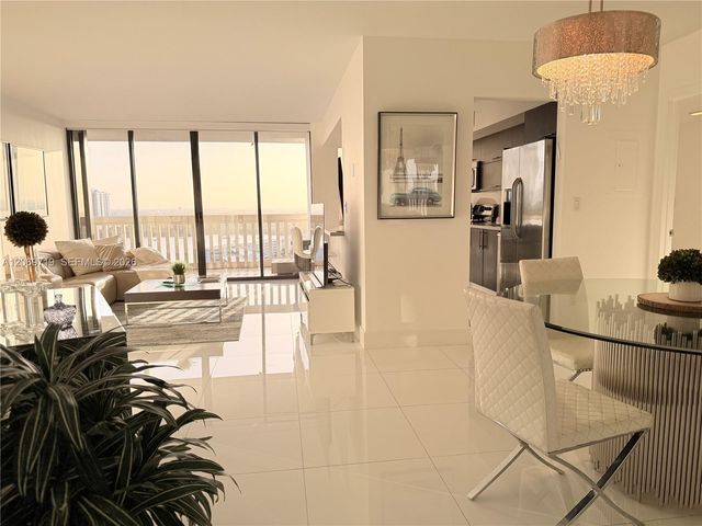 1000 W Island Boulevard 1911, Aventura, FL 33160