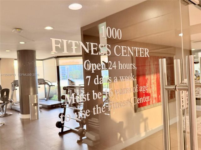 1000 W Island Boulevard 1911, Aventura, FL 33160