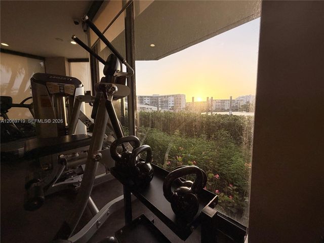 1000 W Island Boulevard 1911, Aventura, FL 33160