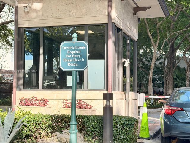 1000 W Island Boulevard 1911, Aventura, FL 33160