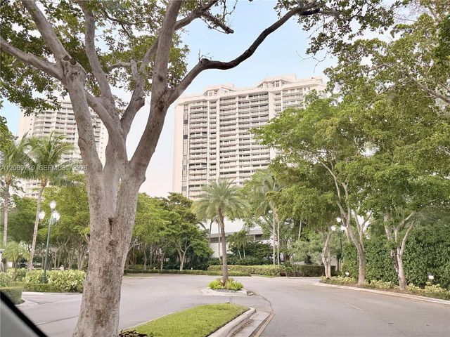 1000 W Island Boulevard 1911, Aventura, FL 33160