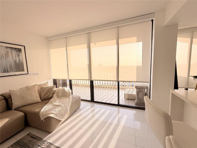 1000 W Island Boulevard 1911, Aventura, FL 33160
