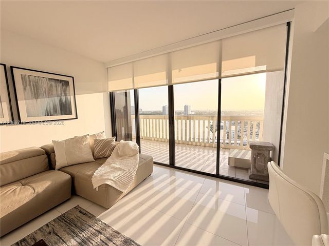 1000 W Island Boulevard 1911, Aventura, FL 33160