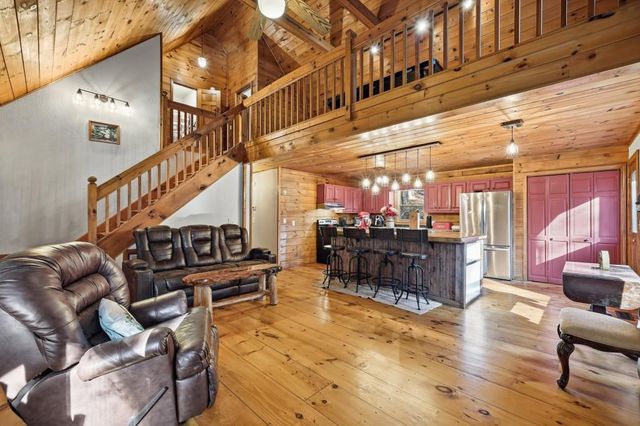 19 Blackberry Falls Lane, Ellijay, GA 30536