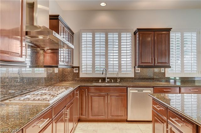 6641 Black Oaks Street, North Las Vegas, NV 89084