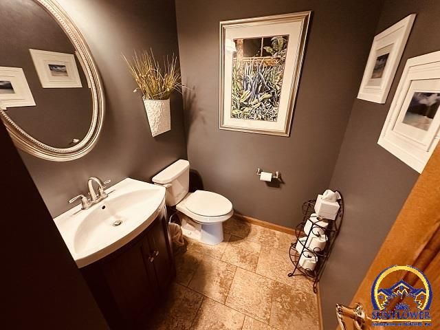 7442 SW Ambassador PL, Topeka, KS 66610