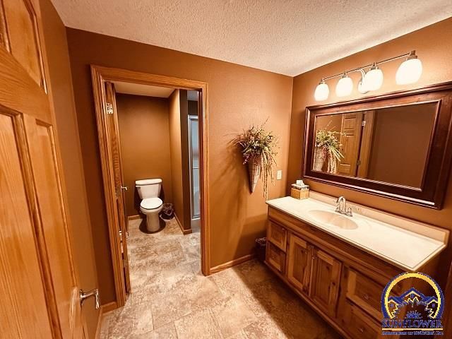 7442 SW Ambassador PL, Topeka, KS 66610