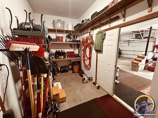 7442 SW Ambassador PL, Topeka, KS 66610