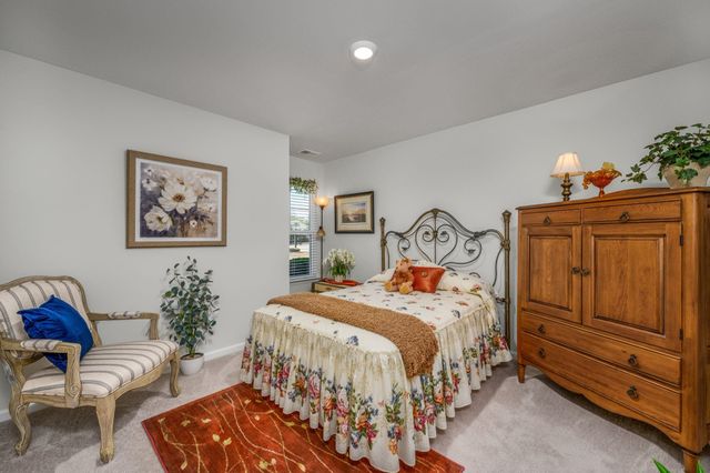 604 Wallace Dr., Little River, SC 29566