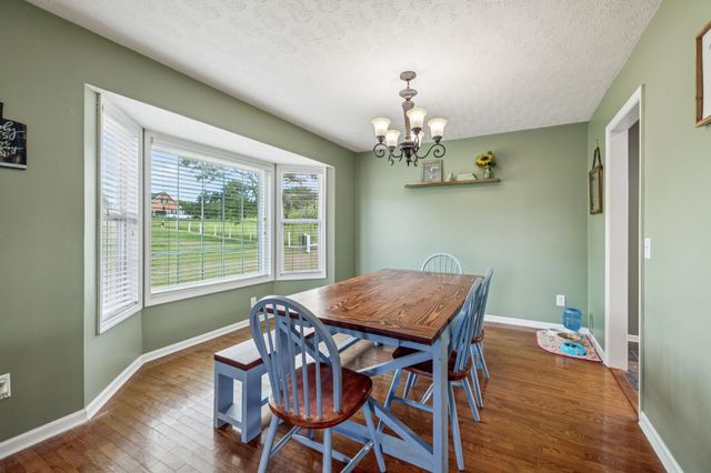 221 Main St, E, Hickman, TN 38567