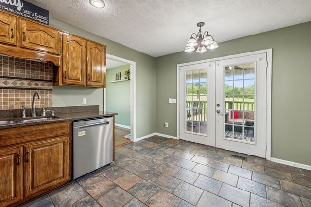 221 Main St, E, Hickman, TN 38567