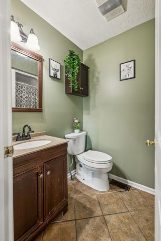 221 Main St, E, Hickman, TN 38567