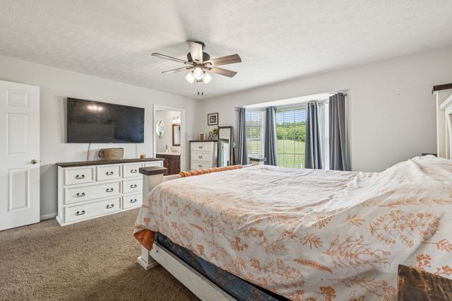 221 Main St, E, Hickman, TN 38567