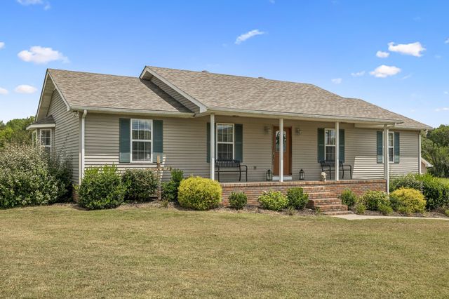 221 Main St, E, Hickman, TN 38567