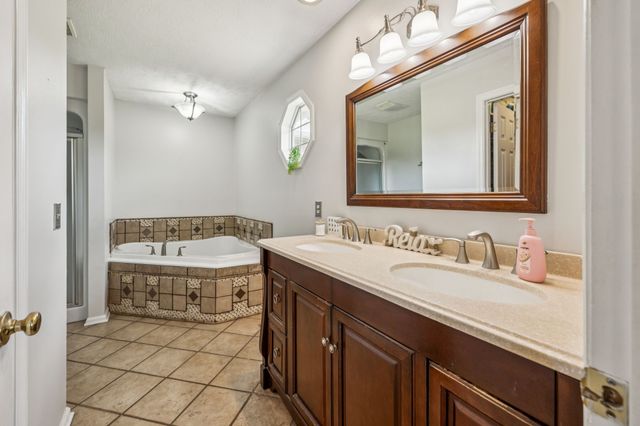 221 Main St, E, Hickman, TN 38567