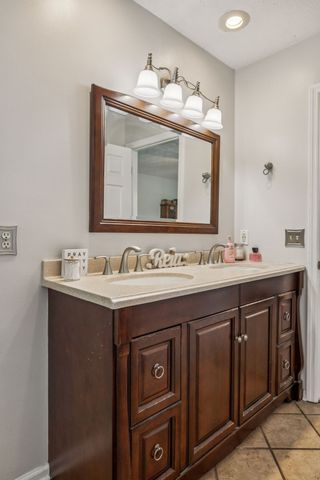 221 Main St, E, Hickman, TN 38567