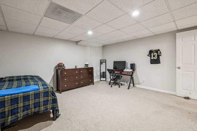 221 Main St, E, Hickman, TN 38567