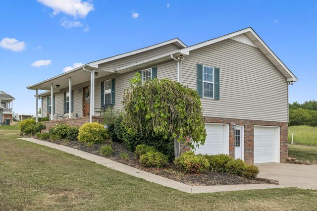 221 Main St, E, Hickman, TN 38567