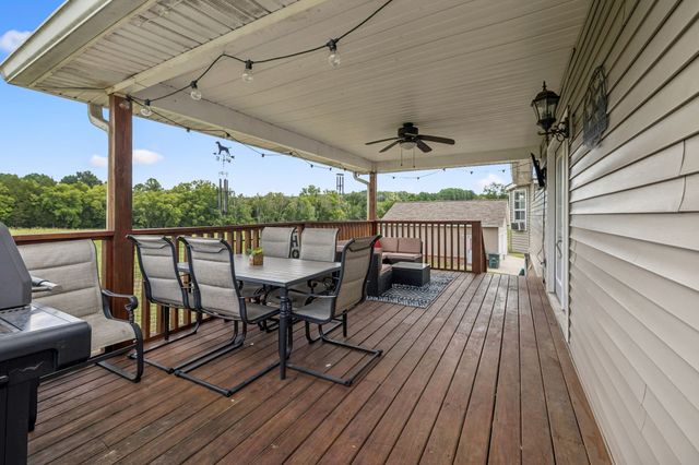 221 Main St, E, Hickman, TN 38567