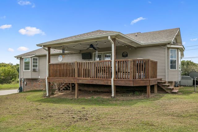 221 Main St, E, Hickman, TN 38567