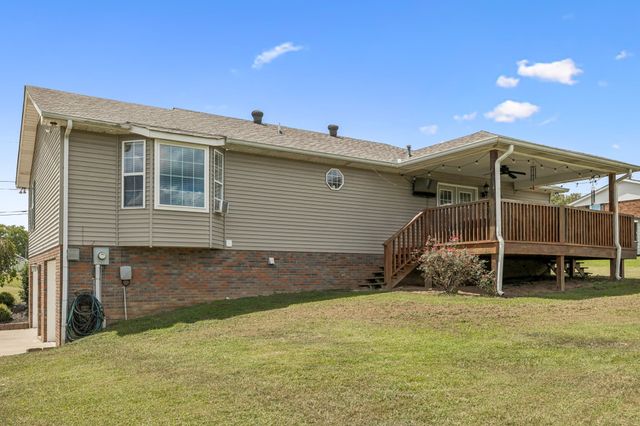 221 Main St, E, Hickman, TN 38567