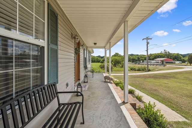 221 Main St, E, Hickman, TN 38567