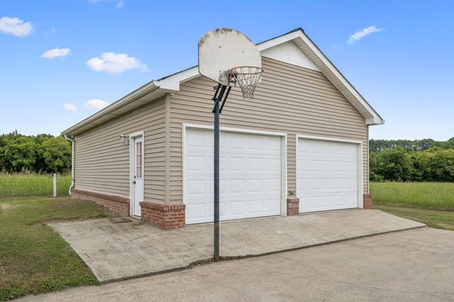 221 Main St, E, Hickman, TN 38567