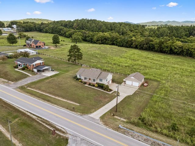 221 Main St, E, Hickman, TN 38567