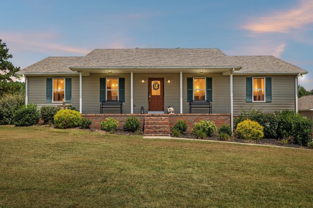 221 Main St, E, Hickman, TN 38567