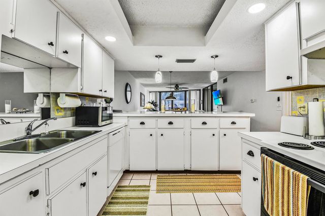 2 Dondanville Rd 212, St Augustine, FL 32080