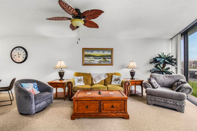 2 Dondanville Rd 212, St Augustine, FL 32080