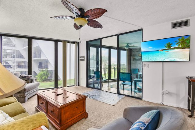 2 Dondanville Rd 212, St Augustine, FL 32080