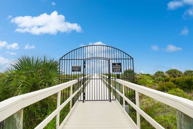 2 Dondanville Rd 212, St Augustine, FL 32080