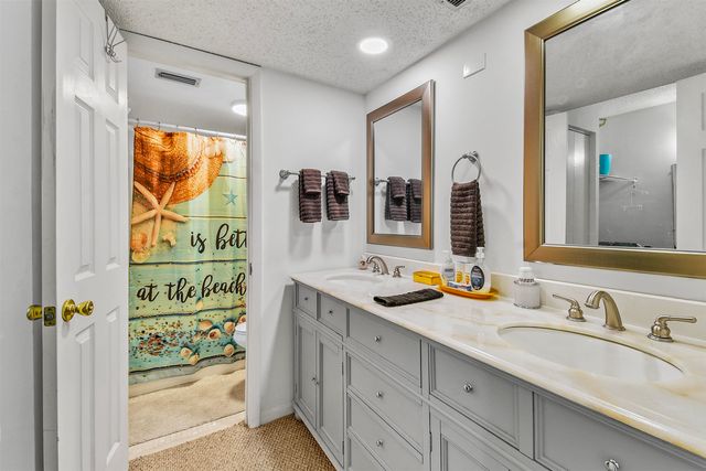 2 Dondanville Rd 212, St Augustine, FL 32080