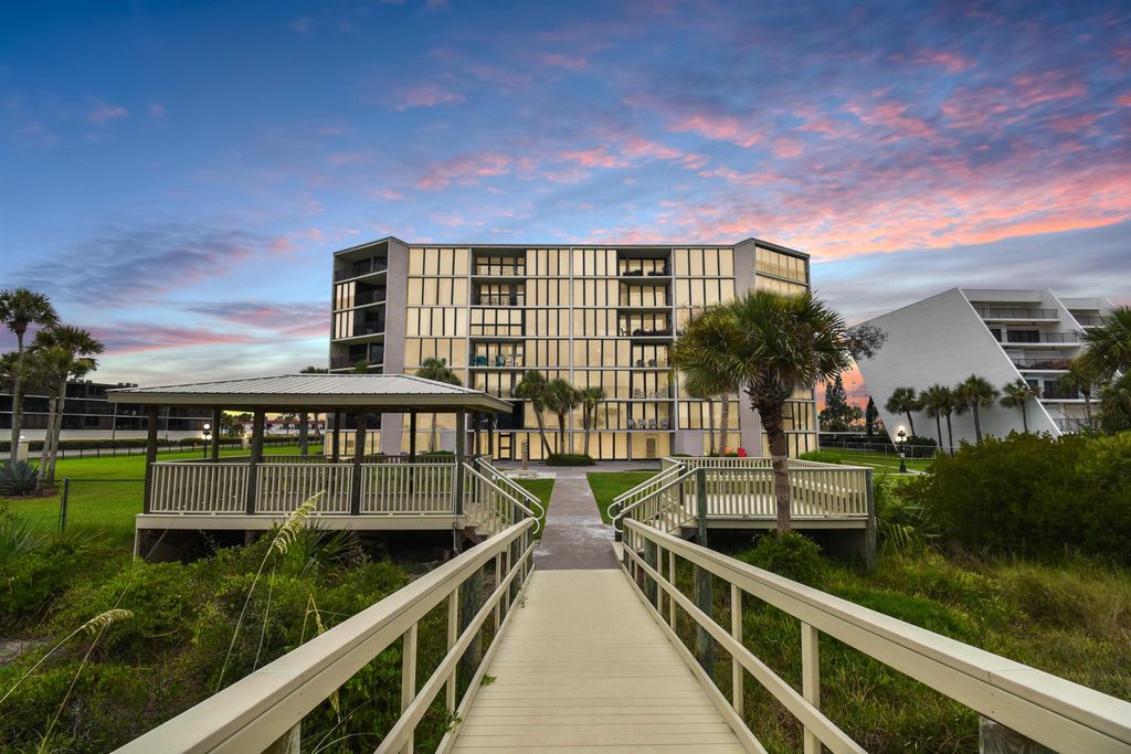 2 Dondanville Rd 212, St Augustine, FL 32080