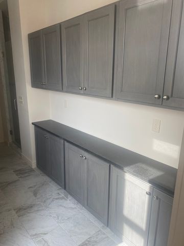 212 N Center Street 703, Bloomington, IL 61701