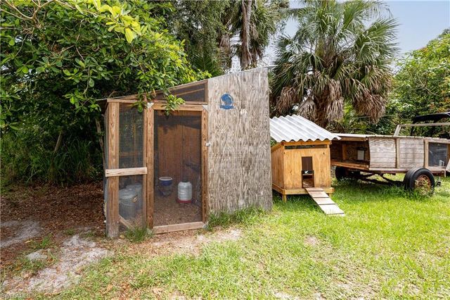 7697 Beach Daisy LN, Bokeelia, FL 33922