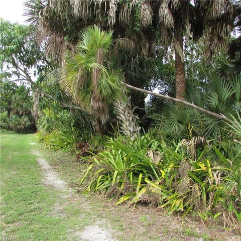 7697 Beach Daisy LN, Bokeelia, FL 33922