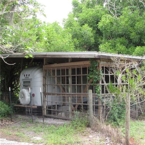 7697 Beach Daisy LN, Bokeelia, FL 33922