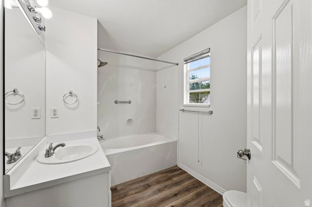 1561 W 1725 S, Woods Cross, UT 84087