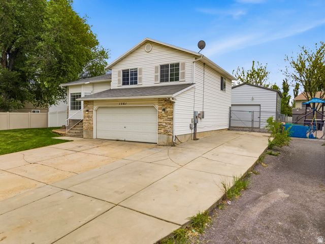 1561 W 1725 S, Woods Cross, UT 84087