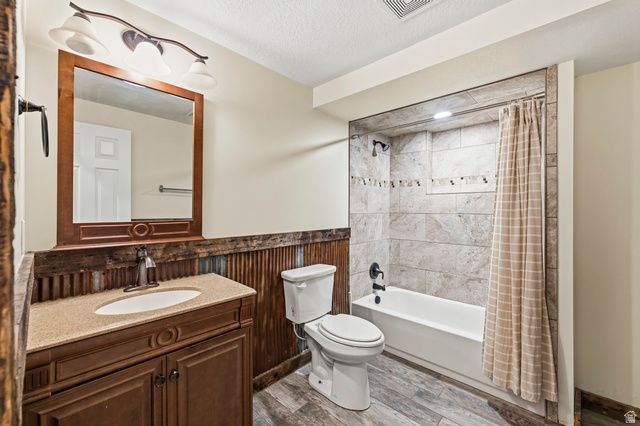 1561 W 1725 S, Woods Cross, UT 84087