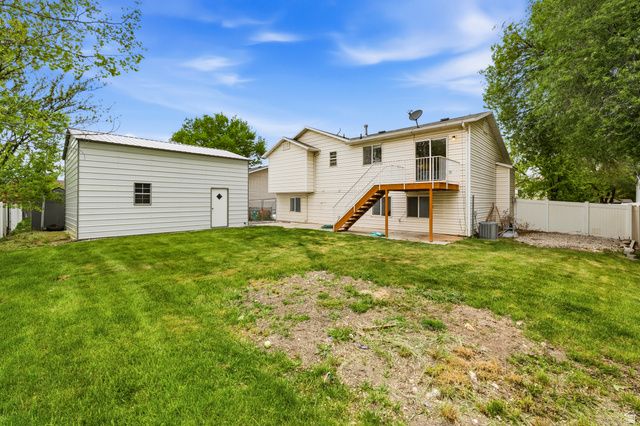 1561 W 1725 S, Woods Cross, UT 84087