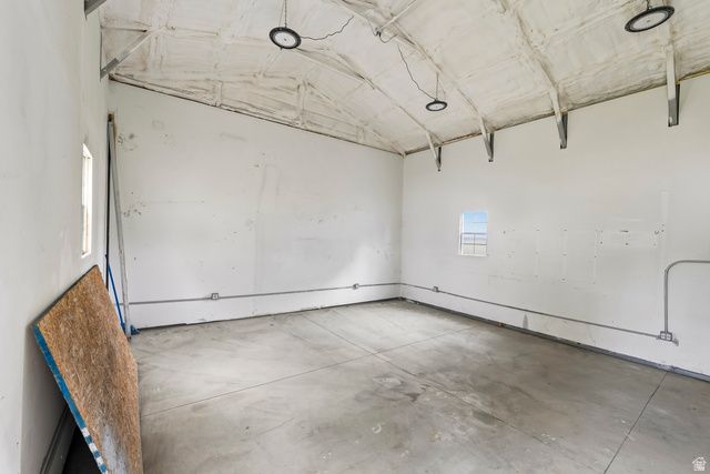 1561 W 1725 S, Woods Cross, UT 84087