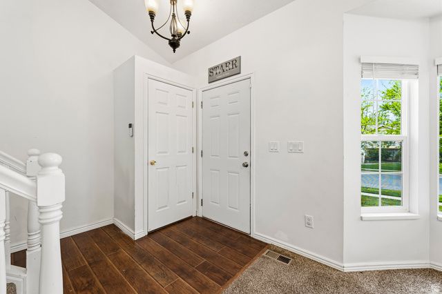 1561 W 1725 S, Woods Cross, UT 84087