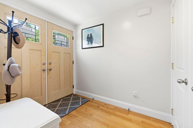 6r Fairview Ave, Swampscott, MA 01907