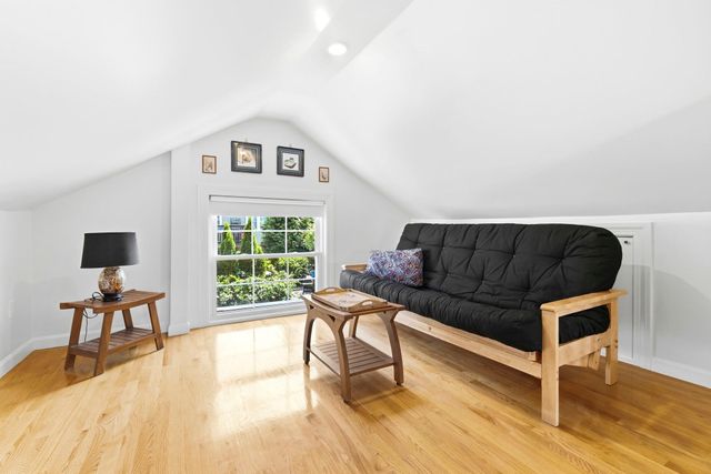 6r Fairview Ave, Swampscott, MA 01907