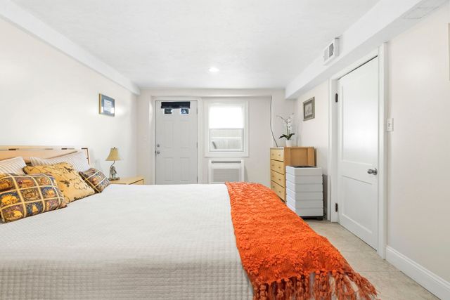 6r Fairview Ave, Swampscott, MA 01907