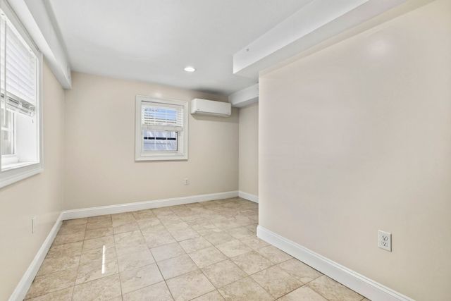 6r Fairview Ave, Swampscott, MA 01907