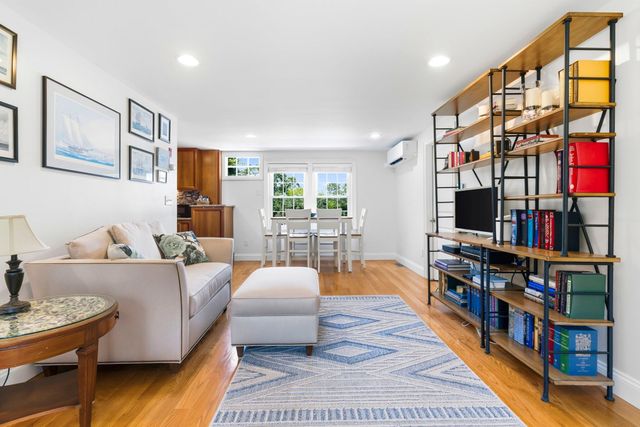 6r Fairview Ave, Swampscott, MA 01907
